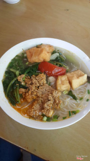 Bún riêu. Giá: 25k/ bát