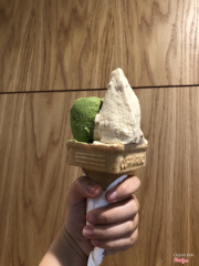 Dark matcha + đậu phộng muối