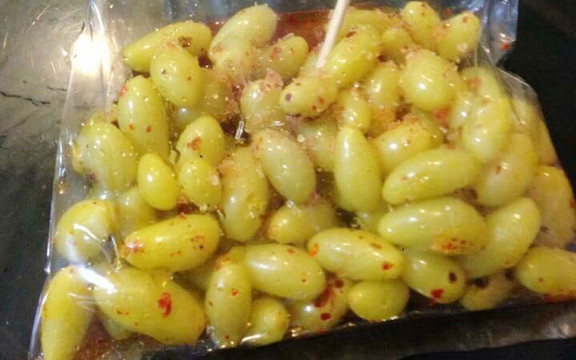 Chị Hòa - Nho Lắc Muối Ớt