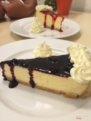 cheesecake sốt việt quất