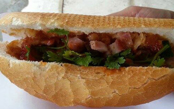 Bánh Mì Heo Quay - Tỉnh Lộ 743B