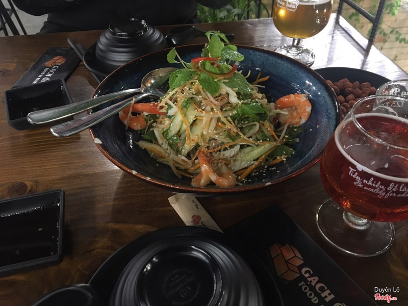 Gỏi khoai môn hải sản