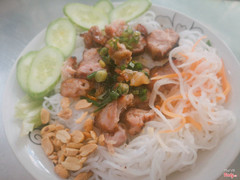 Bún thịt nướng