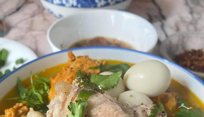 Na Na - Bánh Canh & Bún Mắm