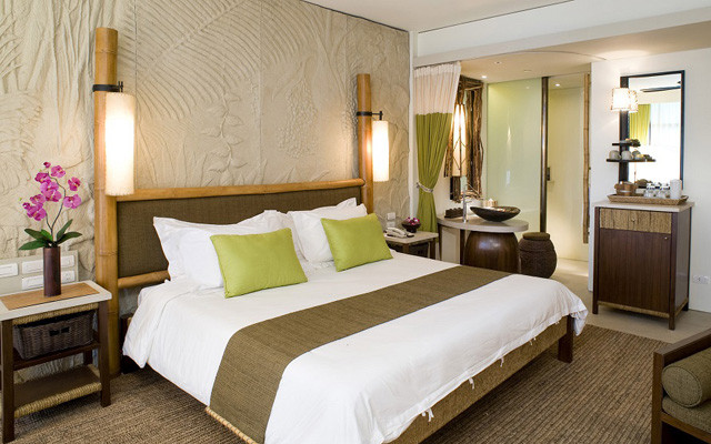 Ken Hotel - Cách Mạng Tháng 8