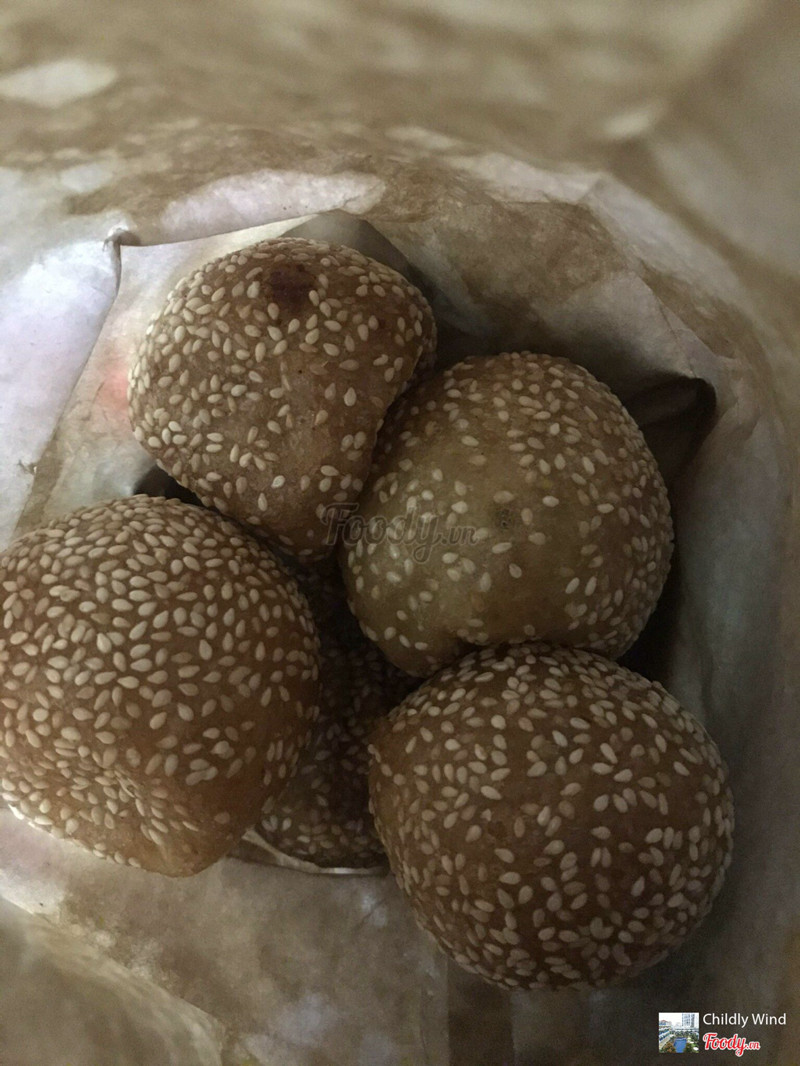 Bánh to tròn, giòn rụm