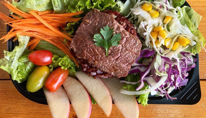 Bếp Healthy Cá Hồi - Salad & Cơm Gạo Lức - Lê Thị Riêng