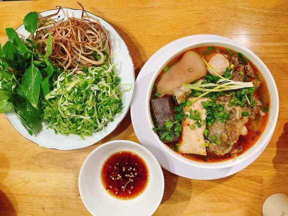 Bún Bò Sông Hương - Chợ Lò Gạch