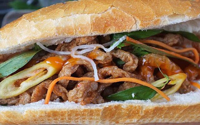 Đình Luyện - Bánh Mì Chả Cá Nóng