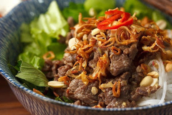 Bún Riêu Cua Tóp Mỡ & Bún Trộn Ái Linh