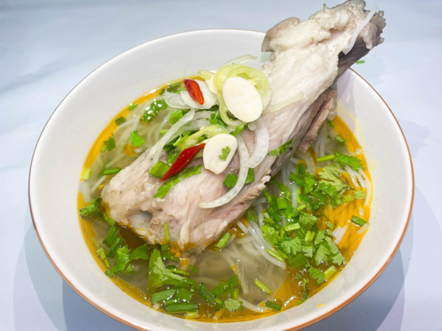 Bún Mây - Bún Bò, Giò & Chìa - 240 Lê Thanh Nghị