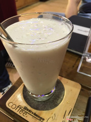 Banana milkshake