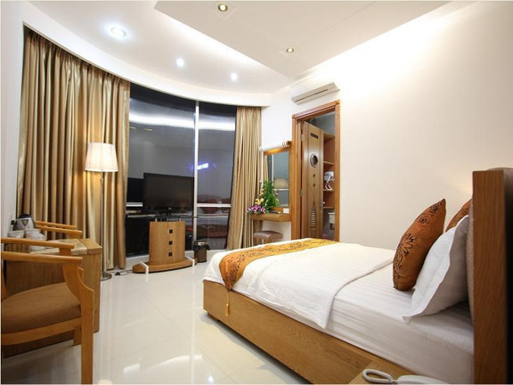 Long Nam Hotel - Trần Hưng Đạo