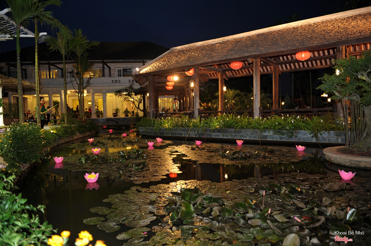 Nhà hàng có chỗ chơi cho trẻ con ở Hà Nội - Nhà hàng Sen Tây Hồ