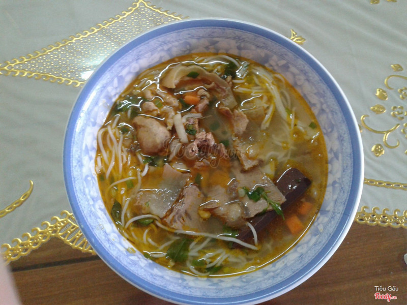 Bún bò 20k khá ngon
