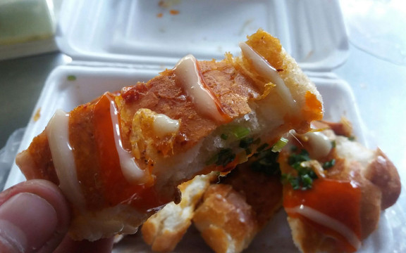 Bánh Mì Sa Tế Tân Mai