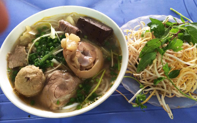 Hường - Bún Bò Giò Heo & Phở Gà