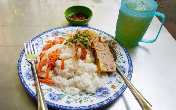 Tí Com - Quán Cơm Bình Dân