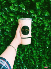 Hôm nay t chọn nhài sữa giảm đá. Các bạn nhân viên quá dễ thương luôn đồ uống ra nhanh lém luôn 