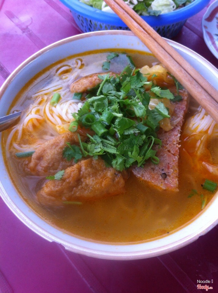 Bún chả cá riêu