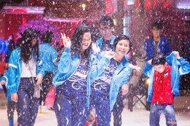 hình tết mậu tuất Snow Town