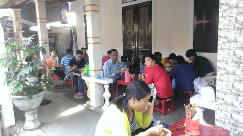 phục vụ một lúc với số lượng khách lớn ^^