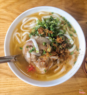Bánh canh giò chả thịt 30k