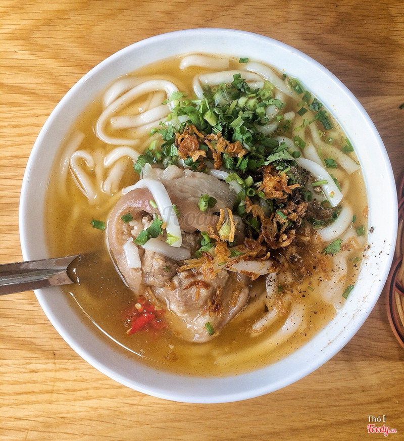 Bánh canh giò chả thịt 30k