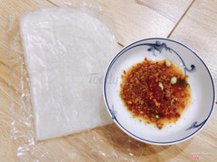 bánh dẻo ơi là dẻo, ớt cay, muối thơm, vắt thêm tắc, ghiền luôn