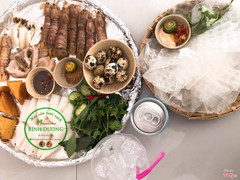 Bún đậu hải sản hạnh phúc. Chất lượng thực phẩm sạch, có nguồn gốc rõ ràng, món ăn được nấu ăn theo công thức bí truyền, ngon từ nước chấm đến thức ăn.