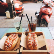 Hotdog & trà đào & nước nha đam