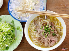 Ăn không hết tô 30k nên gọi tô 20k mà nhiều bắp bò ghê.