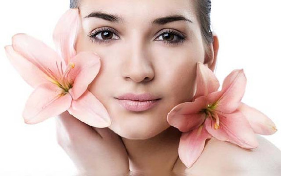 Thẩm Mỹ Mia - Lê Hồng Phong