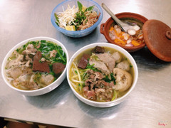 Bún bò Huế ngon mà chỉ có 30k đầy đặn dã man 😍 chủ quán nhiệt tình thân thiện nên lúc nào cũng muốn đến ăn hết ấy . 