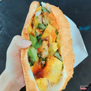Bánh mì chả cá lớn