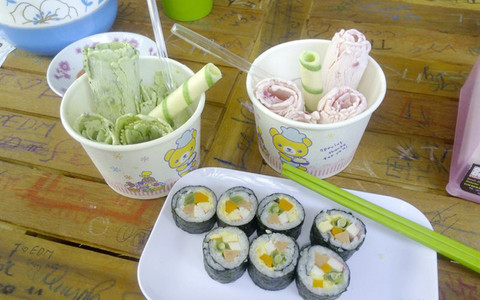 Kem cuộn bánh tráng đồ ăn vặt