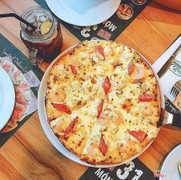 Pizza và mỳ Ý quá ngon luôn ý, ăn pizza Hải sản ở đây gây nghiện dễ sợ, kiểu 1 tháng phải ăn 3-4 lần ý 😍 Quán còn có cánh gà tẩm bột chiên giòn, sốt chua ngọt ngon lắm luônn