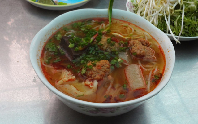 Phượng - Bún Riêu Giò Heo