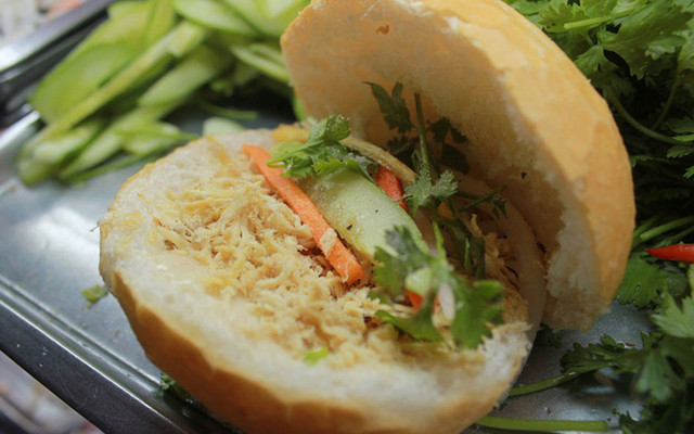 Lò Bánh Mì Vạn Tín