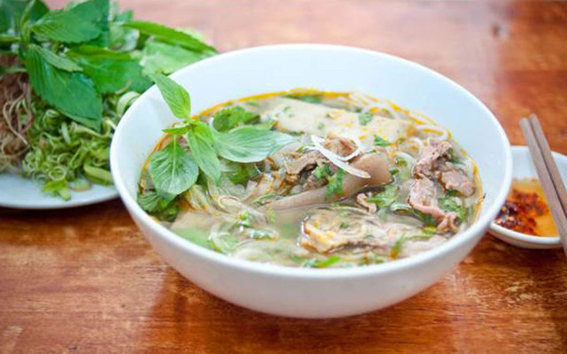 Bún Bò Huế - Lạc Long Quân