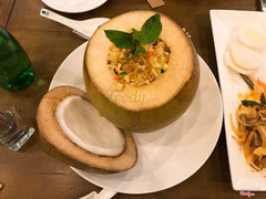 Cơm trái dừa 75k