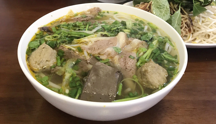 Bún Bò Giò Heo