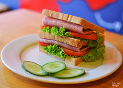 Medium Ham Sandwich- Bánh kẹp Giăm bông ba tầng
