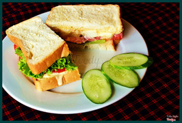 Egg sanwich size S < bánh mỳ kẹp trứng sốt kem cỡ nhỏ> phù hợp cho bữa ăn của người Việt Nam với giá hấp dẫn chỉ 25.000đ