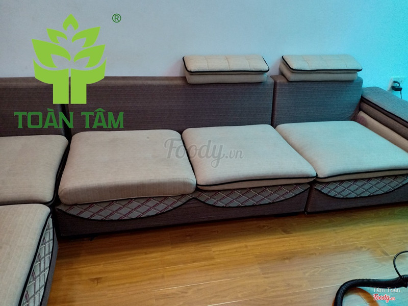 Ghế sofa sau khi giặt rất sạch sẽ, thơm, không còn những vết bẩn hay mùi hôi khó chịu nữa