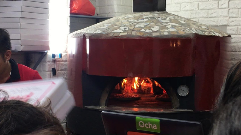 Quán pizza nướng củi mới siêu hot