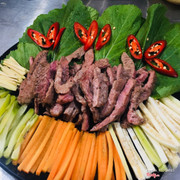 Bò cuộn cải xanh