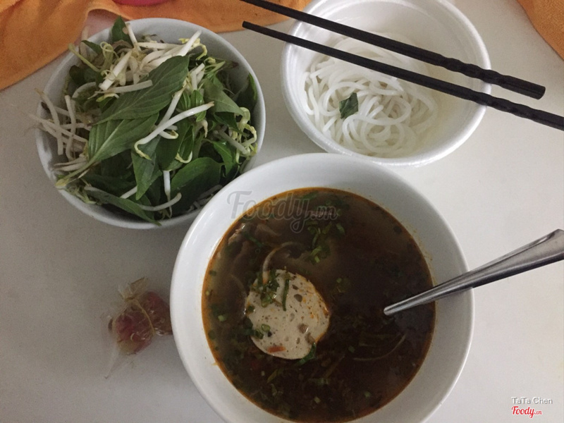 Bún bò Nạm Chả