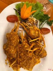 đây là món tôm sốt chill, nên thử nha, vị rất đặc biệt và con tôm mập tươi