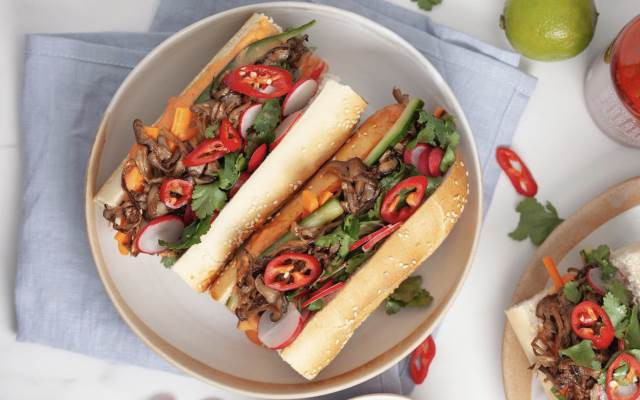 Tiệm Bánh Mì Gác 18 - Tôn Đức Thắng